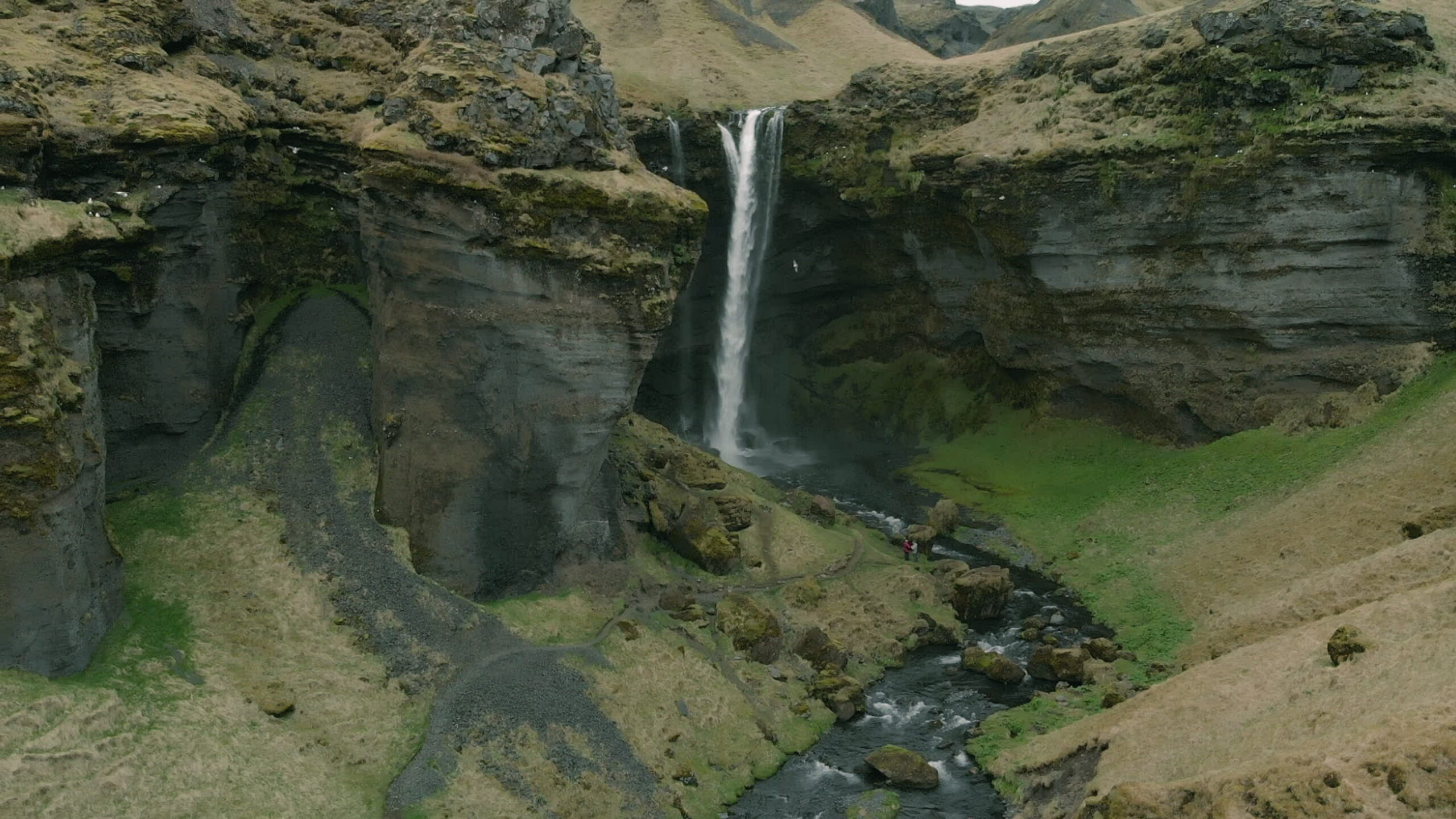 Iceland_Waterfall_19